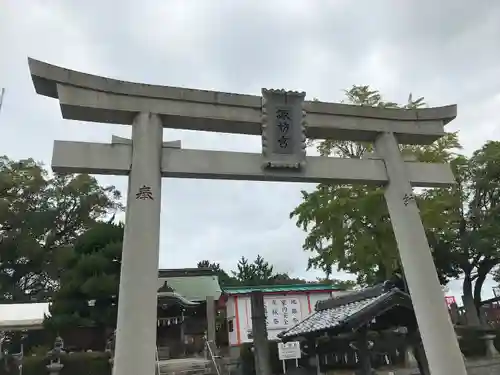 諏訪神社の鳥居