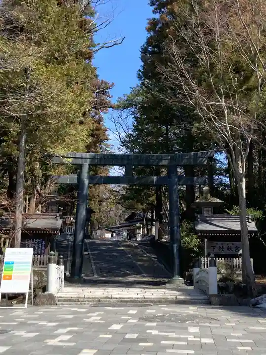 諏訪大社下社秋宮(長野県)