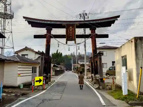 大井俣窪八幡神社の鳥居