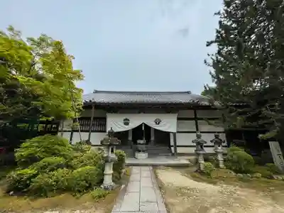 西明寺の本殿・本堂