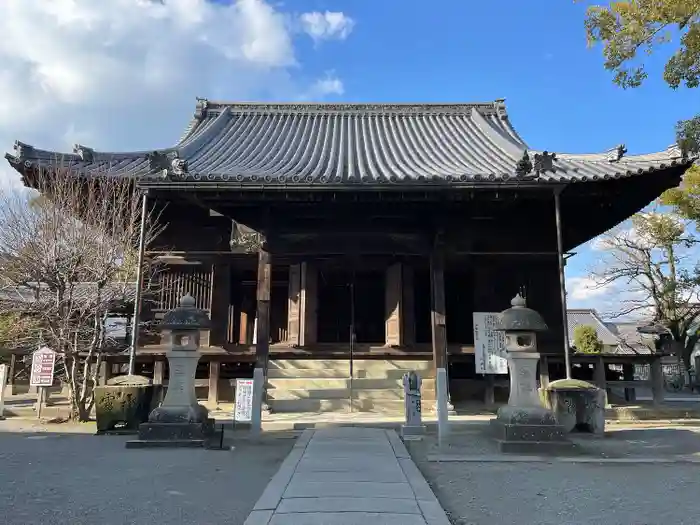 斑鳩寺の本殿