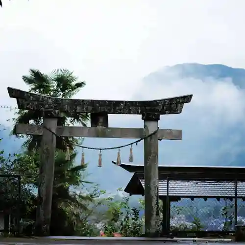 三峯神社の鳥居