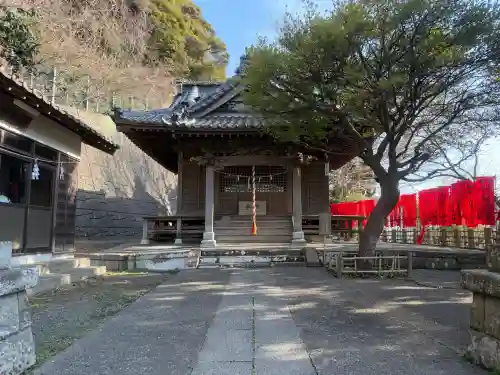 久木神社の{uncategorized: "未分類", other: "その他", undefined: "問題あり", building: "その他建物", grave: "お墓", sacred_gate: "鳥居", guardian: "狛犬", statue: "像", buddha: "仏像", history: "歴史", nature: "自然", garden: "庭園", animal: "動物", pagoda: "塔", temizu: "手水舎", mountain_gate: "山門・神門", sanctuary: "本殿・本堂", subordinate: "末社・摂社", art: "芸術", scenery: "景色", jizo: "地蔵", ema: "絵馬", goshuin: "御朱印", omikuji: "おみくじ", items: "授与品その他", amulet: "お守り", goshuincho: "御朱印帳", eats: "食事", festival: "お祭り", votive_dance: "神楽", shichigosan: "七五三参", wedding: "結婚式", experience: "体験その他", initially: "初詣", around: "周辺", anti_infection: "感染症対策"}