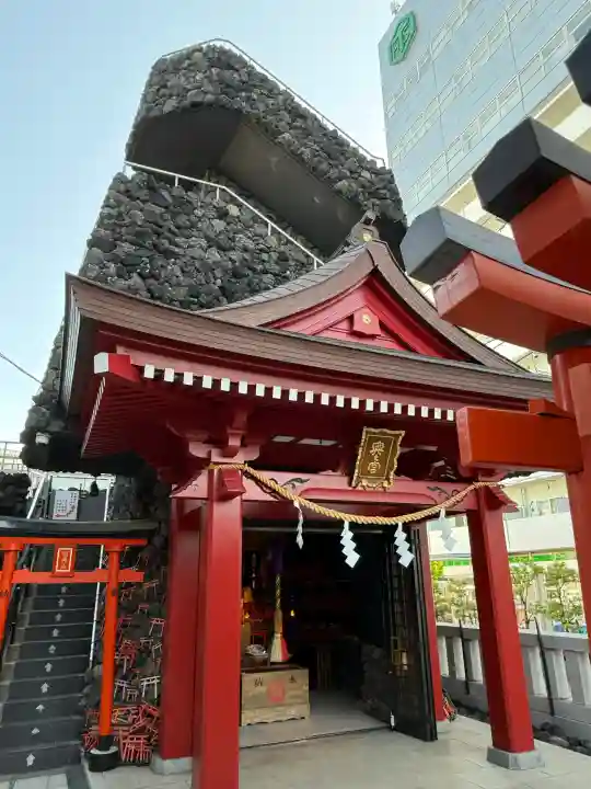 東京羽田 穴守稲荷神社の{uncategorized: "未分類", other: "その他", undefined: "問題あり", building: "その他建物", grave: "お墓", sacred_gate: "鳥居", guardian: "狛犬", statue: "像", buddha: "仏像", history: "歴史", nature: "自然", garden: "庭園", animal: "動物", pagoda: "塔", temizu: "手水舎", mountain_gate: "山門・神門", sanctuary: "本殿・本堂", subordinate: "末社・摂社", art: "芸術", scenery: "景色", jizo: "地蔵", ema: "絵馬", goshuin: "御朱印", omikuji: "おみくじ", items: "授与品その他", amulet: "お守り", goshuincho: "御朱印帳", eats: "食事", festival: "お祭り", votive_dance: "神楽", shichigosan: "七五三参", wedding: "結婚式", experience: "体験その他", initially: "初詣", around: "周辺", anti_infection: "感染症対策"}