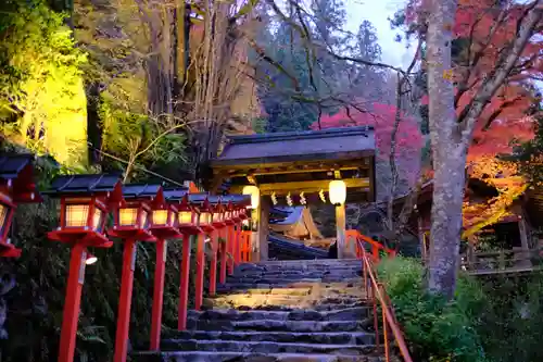 貴船神社の山門