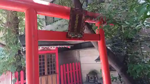 銀杏岡八幡神社の末社・摂社
