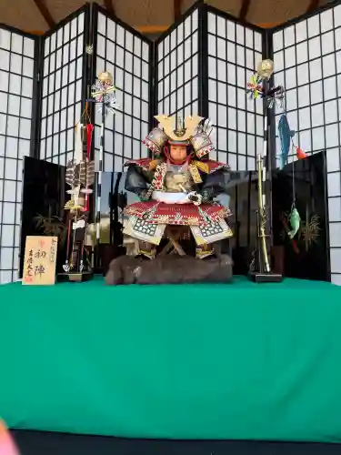 仙台八坂神社の{uncategorized: "未分類", other: "その他", undefined: "問題あり", building: "その他建物", grave: "お墓", sacred_gate: "鳥居", guardian: "狛犬", statue: "像", buddha: "仏像", history: "歴史", nature: "自然", garden: "庭園", animal: "動物", pagoda: "塔", temizu: "手水舎", mountain_gate: "山門・神門", sanctuary: "本殿・本堂", subordinate: "末社・摂社", art: "芸術", scenery: "景色", jizo: "地蔵", ema: "絵馬", goshuin: "御朱印", omikuji: "おみくじ", items: "授与品その他", amulet: "お守り", goshuincho: "御朱印帳", eats: "食事", festival: "お祭り", votive_dance: "神楽", shichigosan: "七五三参", wedding: "結婚式", experience: "体験その他", initially: "初詣", around: "周辺", anti_infection: "感染症対策"}