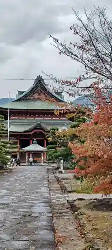 甲斐善光寺の本殿