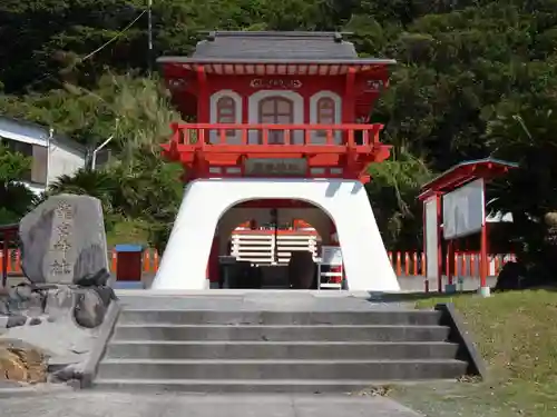 龍宮神社の山門