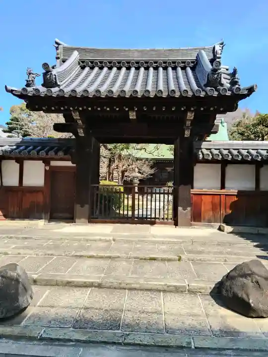 萬福寺の{uncategorized: "未分類", other: "その他", undefined: "問題あり", building: "その他建物", grave: "お墓", sacred_gate: "鳥居", guardian: "狛犬", statue: "像", buddha: "仏像", history: "歴史", nature: "自然", garden: "庭園", animal: "動物", pagoda: "塔", temizu: "手水舎", mountain_gate: "山門・神門", sanctuary: "本殿・本堂", subordinate: "末社・摂社", art: "芸術", scenery: "景色", jizo: "地蔵", ema: "絵馬", goshuin: "御朱印", omikuji: "おみくじ", items: "授与品その他", amulet: "お守り", goshuincho: "御朱印帳", eats: "食事", festival: "お祭り", votive_dance: "神楽", shichigosan: "七五三参", wedding: "結婚式", experience: "体験その他", initially: "初詣", around: "周辺", anti_infection: "感染症対策"}