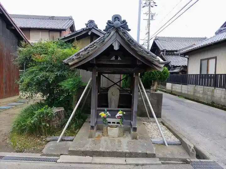 寺山地蔵堂の本殿・本堂