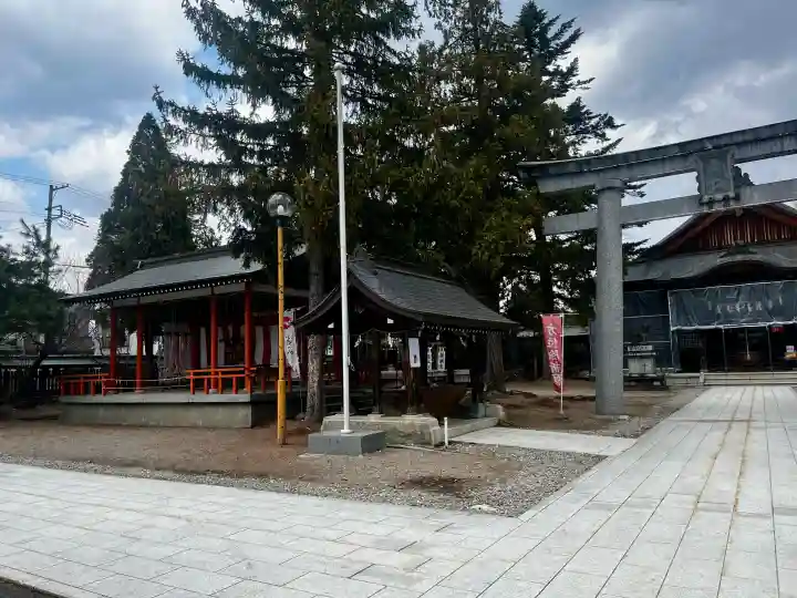 谷地八幡宮の{uncategorized: "未分類", other: "その他", undefined: "問題あり", building: "その他建物", grave: "お墓", sacred_gate: "鳥居", guardian: "狛犬", statue: "像", buddha: "仏像", history: "歴史", nature: "自然", garden: "庭園", animal: "動物", pagoda: "塔", temizu: "手水舎", mountain_gate: "山門・神門", sanctuary: "本殿・本堂", subordinate: "末社・摂社", art: "芸術", scenery: "景色", jizo: "地蔵", ema: "絵馬", goshuin: "御朱印", omikuji: "おみくじ", items: "授与品その他", amulet: "お守り", goshuincho: "御朱印帳", eats: "食事", festival: "お祭り", votive_dance: "神楽", shichigosan: "七五三参", wedding: "結婚式", experience: "体験その他", initially: "初詣", around: "周辺", anti_infection: "感染症対策"}