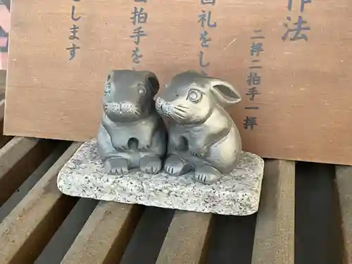 帯廣神社の像