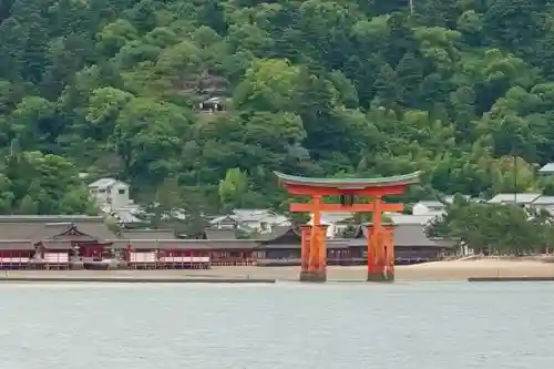 厳島神社の鳥居