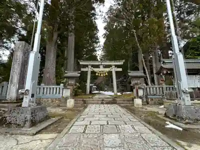 雄山神社中宮祈願殿(富山県)