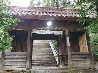 天津神社の山門・神門