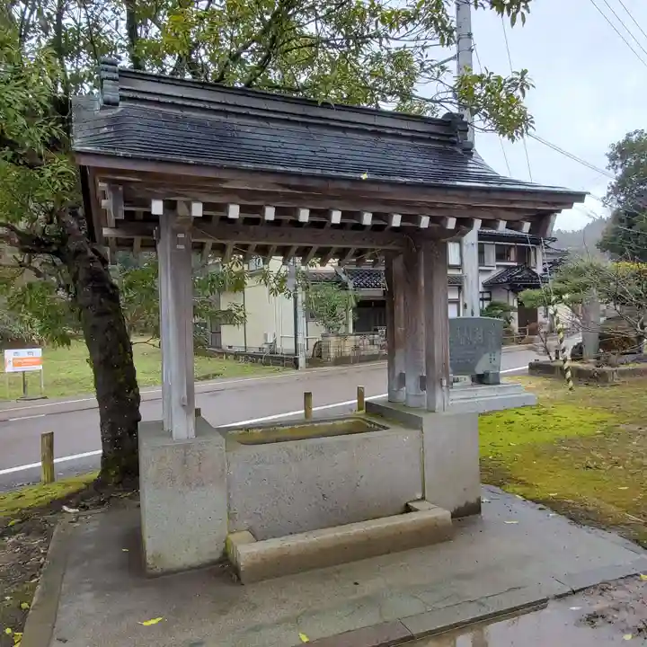 春日神社の手水舎