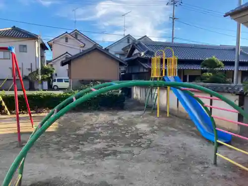 新田大明神の周辺