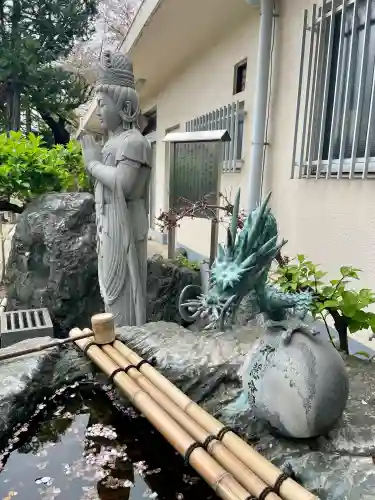 東光寺の{uncategorized: "未分類", other: "その他", undefined: "問題あり", building: "その他建物", grave: "お墓", sacred_gate: "鳥居", guardian: "狛犬", statue: "像", buddha: "仏像", history: "歴史", nature: "自然", garden: "庭園", animal: "動物", pagoda: "塔", temizu: "手水舎", mountain_gate: "山門・神門", sanctuary: "本殿・本堂", subordinate: "末社・摂社", art: "芸術", scenery: "景色", jizo: "地蔵", ema: "絵馬", goshuin: "御朱印", omikuji: "おみくじ", items: "授与品その他", amulet: "お守り", goshuincho: "御朱印帳", eats: "食事", festival: "お祭り", votive_dance: "神楽", shichigosan: "七五三参", wedding: "結婚式", experience: "体験その他", initially: "初詣", around: "周辺", anti_infection: "感染症対策"}