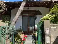 普門院の{uncategorized: "未分類", other: "その他", undefined: "問題あり", building: "その他建物", grave: "お墓", sacred_gate: "鳥居", guardian: "狛犬", statue: "像", buddha: "仏像", history: "歴史", nature: "自然", garden: "庭園", animal: "動物", pagoda: "塔", temizu: "手水舎", mountain_gate: "山門・神門", sanctuary: "本殿・本堂", subordinate: "末社・摂社", art: "芸術", scenery: "景色", jizo: "地蔵", ema: "絵馬", goshuin: "御朱印", omikuji: "おみくじ", items: "授与品その他", amulet: "お守り", goshuincho: "御朱印帳", eats: "食事", festival: "お祭り", votive_dance: "神楽", shichigosan: "七五三参", wedding: "結婚式", experience: "体験その他", initially: "初詣", around: "周辺", anti_infection: "感染症対策"}