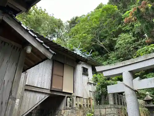 韓神新羅神社の本殿