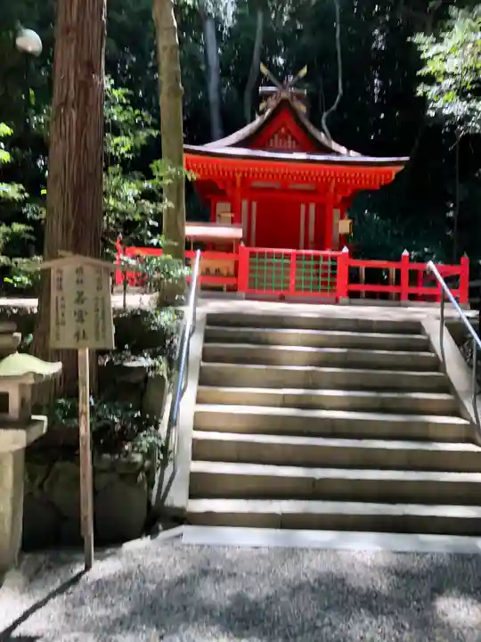 枚岡神社の末社・摂社