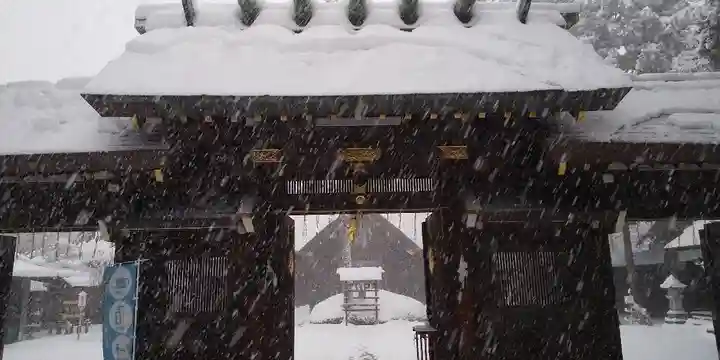 琴似神社の山門・神門