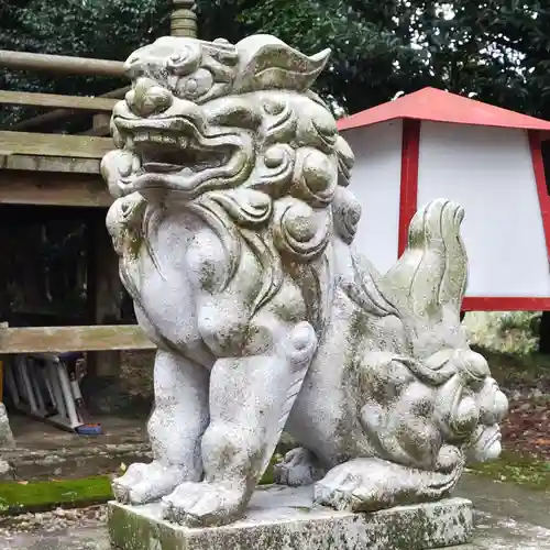 温泉神社の狛犬