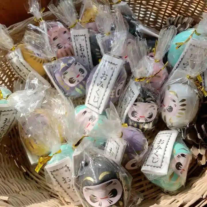 興禅寺の{uncategorized: "未分類", other: "その他", undefined: "問題あり", building: "その他建物", grave: "お墓", sacred_gate: "鳥居", guardian: "狛犬", statue: "像", buddha: "仏像", history: "歴史", nature: "自然", garden: "庭園", animal: "動物", pagoda: "塔", temizu: "手水舎", mountain_gate: "山門・神門", sanctuary: "本殿・本堂", subordinate: "末社・摂社", art: "芸術", scenery: "景色", jizo: "地蔵", ema: "絵馬", goshuin: "御朱印", omikuji: "おみくじ", items: "授与品その他", amulet: "お守り", goshuincho: "御朱印帳", eats: "食事", festival: "お祭り", votive_dance: "神楽", shichigosan: "七五三参", wedding: "結婚式", experience: "体験その他", initially: "初詣", around: "周辺", anti_infection: "感染症対策"}