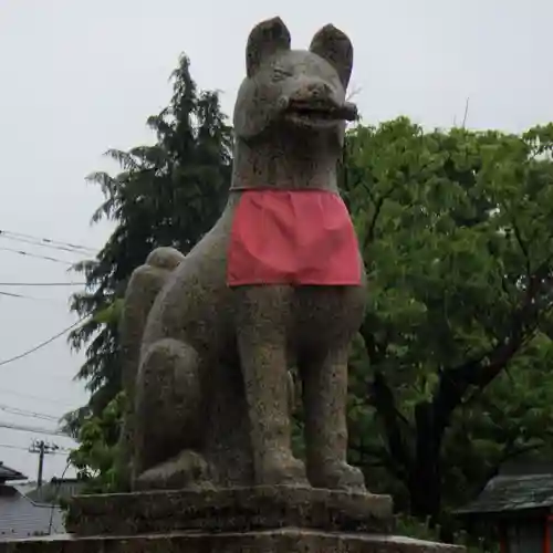 越中稲荷神社の狛犬