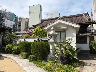 浜本山　源光寺の{uncategorized: "未分類", other: "その他", undefined: "問題あり", building: "その他建物", grave: "お墓", sacred_gate: "鳥居", guardian: "狛犬", statue: "像", buddha: "仏像", history: "歴史", nature: "自然", garden: "庭園", animal: "動物", pagoda: "塔", temizu: "手水舎", mountain_gate: "山門・神門", sanctuary: "本殿・本堂", subordinate: "末社・摂社", art: "芸術", scenery: "景色", jizo: "地蔵", ema: "絵馬", goshuin: "御朱印", omikuji: "おみくじ", items: "授与品その他", amulet: "お守り", goshuincho: "御朱印帳", eats: "食事", festival: "お祭り", votive_dance: "神楽", shichigosan: "七五三参", wedding: "結婚式", experience: "体験その他", initially: "初詣", around: "周辺", anti_infection: "感染症対策"}