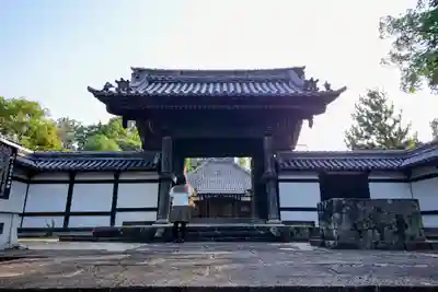蓮教寺の山門・神門