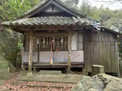 金比羅神社の{uncategorized: "未分類", other: "その他", undefined: "問題あり", building: "その他建物", grave: "お墓", sacred_gate: "鳥居", guardian: "狛犬", statue: "像", buddha: "仏像", history: "歴史", nature: "自然", garden: "庭園", animal: "動物", pagoda: "塔", temizu: "手水舎", mountain_gate: "山門・神門", sanctuary: "本殿・本堂", subordinate: "末社・摂社", art: "芸術", scenery: "景色", jizo: "地蔵", ema: "絵馬", goshuin: "御朱印", omikuji: "おみくじ", items: "授与品その他", amulet: "お守り", goshuincho: "御朱印帳", eats: "食事", festival: "お祭り", votive_dance: "神楽", shichigosan: "七五三参", wedding: "結婚式", experience: "体験その他", initially: "初詣", around: "周辺", anti_infection: "感染症対策"}