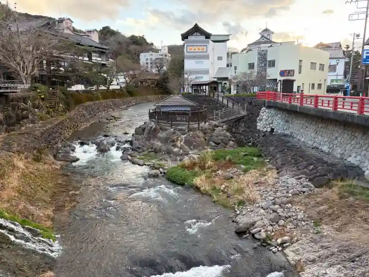 修禅寺の{uncategorized: "未分類", other: "その他", undefined: "問題あり", building: "その他建物", grave: "お墓", sacred_gate: "鳥居", guardian: "狛犬", statue: "像", buddha: "仏像", history: "歴史", nature: "自然", garden: "庭園", animal: "動物", pagoda: "塔", temizu: "手水舎", mountain_gate: "山門・神門", sanctuary: "本殿・本堂", subordinate: "末社・摂社", art: "芸術", scenery: "景色", jizo: "地蔵", ema: "絵馬", goshuin: "御朱印", omikuji: "おみくじ", items: "授与品その他", amulet: "お守り", goshuincho: "御朱印帳", eats: "食事", festival: "お祭り", votive_dance: "神楽", shichigosan: "七五三参", wedding: "結婚式", experience: "体験その他", initially: "初詣", around: "周辺", anti_infection: "感染症対策"}