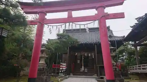 青山御幣稲荷神社の鳥居