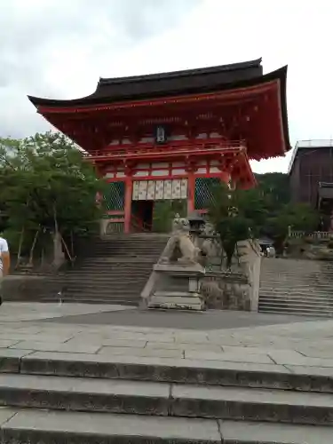 清水寺の{uncategorized: "未分類", other: "その他", undefined: "問題あり", building: "その他建物", grave: "お墓", sacred_gate: "鳥居", guardian: "狛犬", statue: "像", buddha: "仏像", history: "歴史", nature: "自然", garden: "庭園", animal: "動物", pagoda: "塔", temizu: "手水舎", mountain_gate: "山門・神門", sanctuary: "本殿・本堂", subordinate: "末社・摂社", art: "芸術", scenery: "景色", jizo: "地蔵", ema: "絵馬", goshuin: "御朱印", omikuji: "おみくじ", items: "授与品その他", amulet: "お守り", goshuincho: "御朱印帳", eats: "食事", festival: "お祭り", votive_dance: "神楽", shichigosan: "七五三参", wedding: "結婚式", experience: "体験その他", initially: "初詣", around: "周辺", anti_infection: "感染症対策"}
