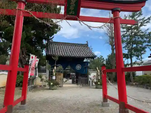 高野山真言宗 愛宕山上福院龍泉寺の鳥居