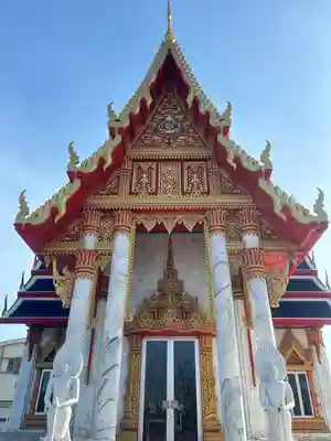 ワットパクナム日本別院の本殿・本堂