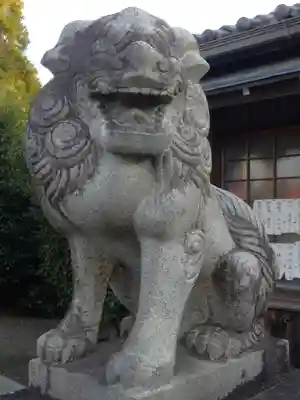 鎌達稲荷神社の狛犬