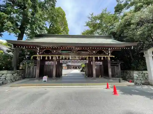 砥鹿神社（里宮）の山門・神門