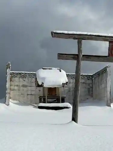 龍神（本別）の{uncategorized: "未分類", other: "その他", undefined: "問題あり", building: "その他建物", grave: "お墓", sacred_gate: "鳥居", guardian: "狛犬", statue: "像", buddha: "仏像", history: "歴史", nature: "自然", garden: "庭園", animal: "動物", pagoda: "塔", temizu: "手水舎", mountain_gate: "山門・神門", sanctuary: "本殿・本堂", subordinate: "末社・摂社", art: "芸術", scenery: "景色", jizo: "地蔵", ema: "絵馬", goshuin: "御朱印", omikuji: "おみくじ", items: "授与品その他", amulet: "お守り", goshuincho: "御朱印帳", eats: "食事", festival: "お祭り", votive_dance: "神楽", shichigosan: "七五三参", wedding: "結婚式", experience: "体験その他", initially: "初詣", around: "周辺", anti_infection: "感染症対策"}