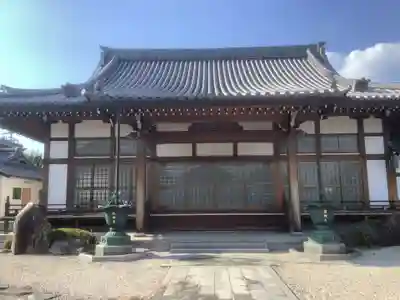 龍洞寺の本殿・本堂