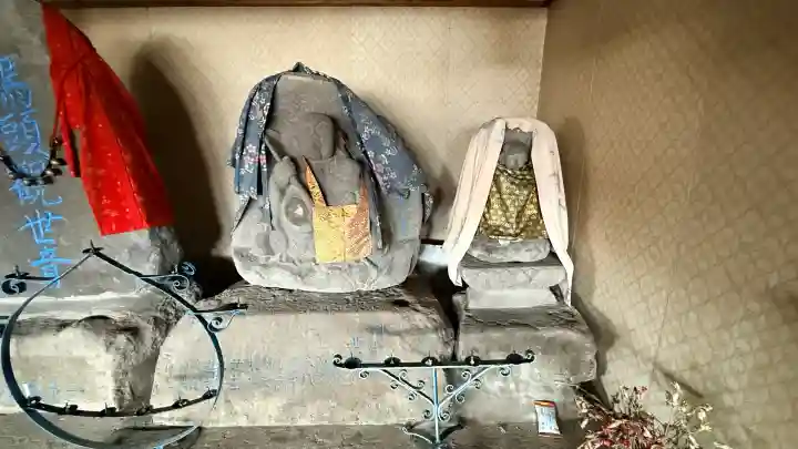 藤城地蔵堂の{uncategorized: "未分類", other: "その他", undefined: "問題あり", building: "その他建物", grave: "お墓", sacred_gate: "鳥居", guardian: "狛犬", statue: "像", buddha: "仏像", history: "歴史", nature: "自然", garden: "庭園", animal: "動物", pagoda: "塔", temizu: "手水舎", mountain_gate: "山門・神門", sanctuary: "本殿・本堂", subordinate: "末社・摂社", art: "芸術", scenery: "景色", jizo: "地蔵", ema: "絵馬", goshuin: "御朱印", omikuji: "おみくじ", items: "授与品その他", amulet: "お守り", goshuincho: "御朱印帳", eats: "食事", festival: "お祭り", votive_dance: "神楽", shichigosan: "七五三参", wedding: "結婚式", experience: "体験その他", initially: "初詣", around: "周辺", anti_infection: "感染症対策"}