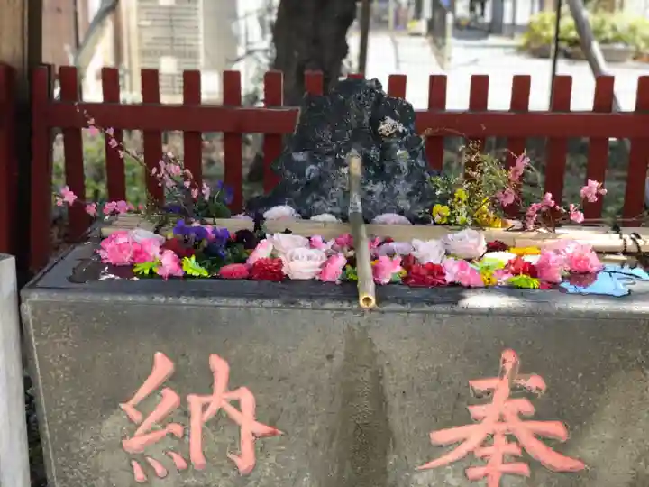 胡録神社の手水舎