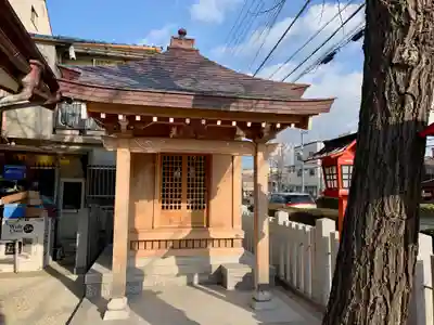 新黒稲荷神社の本殿・本堂