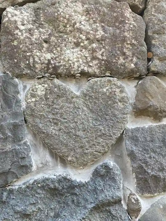 長崎尾曲がり猫神社の{uncategorized: "未分類", other: "その他", undefined: "問題あり", building: "その他建物", grave: "お墓", sacred_gate: "鳥居", guardian: "狛犬", statue: "像", buddha: "仏像", history: "歴史", nature: "自然", garden: "庭園", animal: "動物", pagoda: "塔", temizu: "手水舎", mountain_gate: "山門・神門", sanctuary: "本殿・本堂", subordinate: "末社・摂社", art: "芸術", scenery: "景色", jizo: "地蔵", ema: "絵馬", goshuin: "御朱印", omikuji: "おみくじ", items: "授与品その他", amulet: "お守り", goshuincho: "御朱印帳", eats: "食事", festival: "お祭り", votive_dance: "神楽", shichigosan: "七五三参", wedding: "結婚式", experience: "体験その他", initially: "初詣", around: "周辺", anti_infection: "感染症対策"}