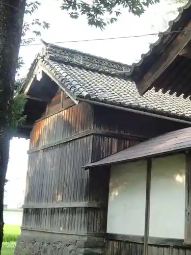 頥気神社の本殿