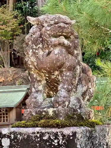 八大神社の狛犬