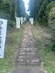 坪沼八幡神社の庭園