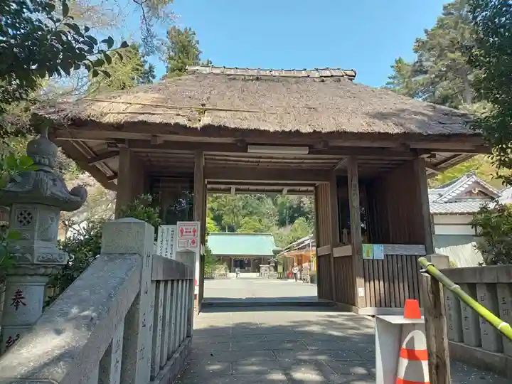 川勾神社の山門・神門